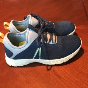 Vionic blue sneakers shoes size 6.5